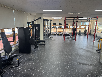 체력단련실 헬스 기구 교체 및 환경 개선 완료